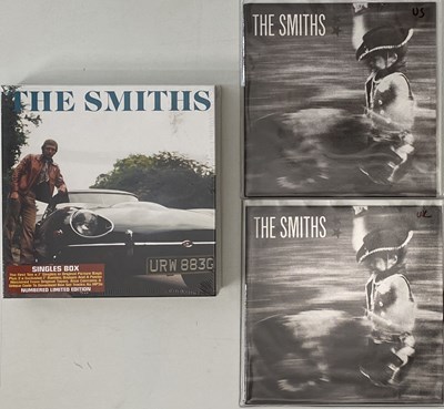 Lot 1237 - THE SMITHS - 7" BOX SET / 7" PACK