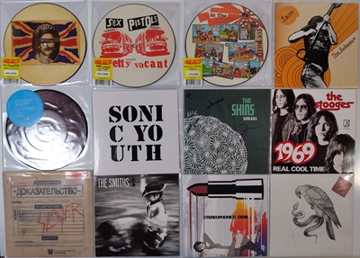 Lot 1282 - INDIE / ROCK - 2000s ONWARDS - 7" COLLECTION