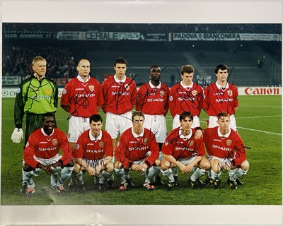 Lot 249 - MANCHESTER UNITED - SEMIFINAL 1999 SQUAD SIGNED PHOTOGRAPH.