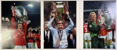 Lot 251 - MANCHESTER UNITED - 1999 CHAMPIONS LEAGUE PLAYER SIGNED PHOTOS.