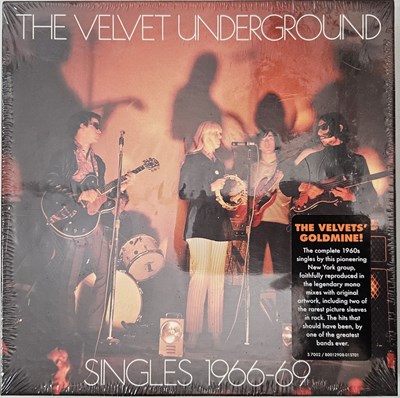 Lot 48 - THE VELVET UNDERGROUND - UK 7" PACK (INC BOX SET)