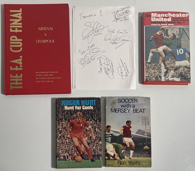 Lot 261 - FOOTBALL - SIGNED BOOKS - LIVERPOOL AND MANCHESTER UNITED INC 2001 FA CUP FINAL BOOKLET.