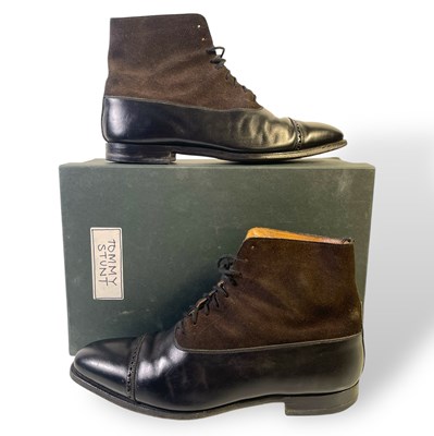 Lot 43 - PEAKY BLINDERS - CILLIAN MURPHY AS TOMMY SHELBY - LIKELY SCREEN WORN SHOES.