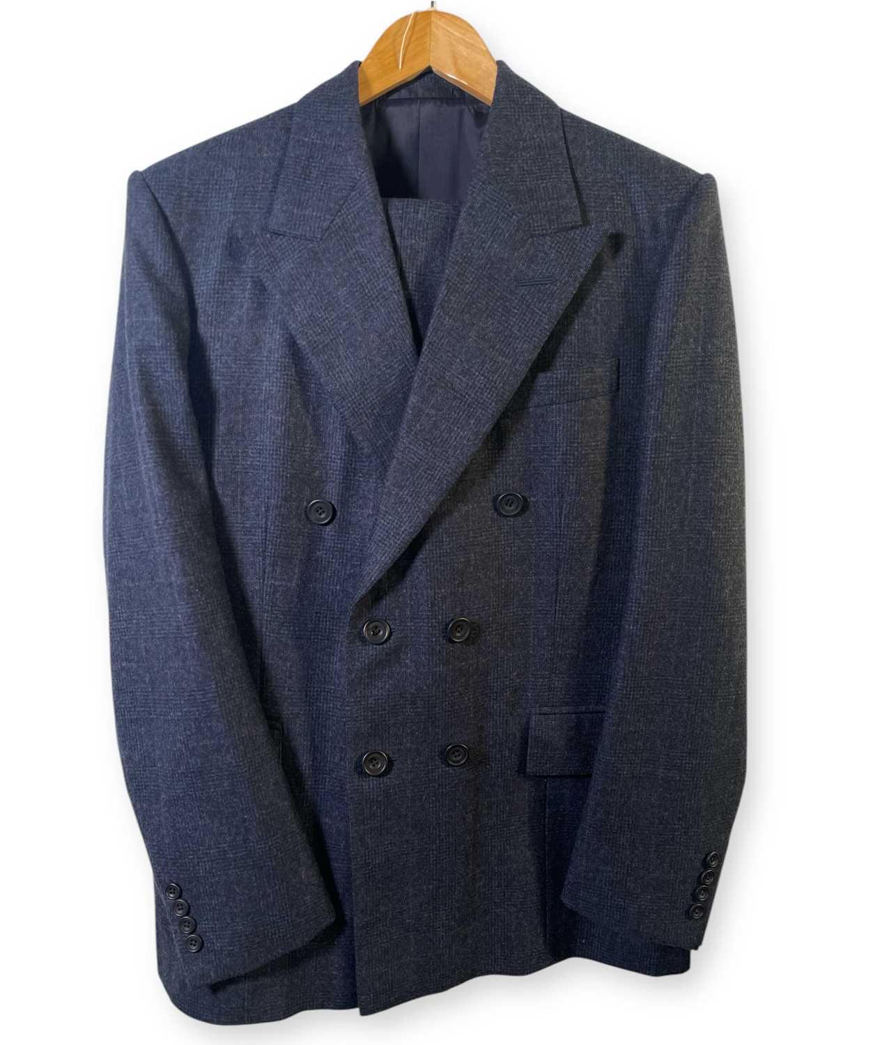 Lot 36 - PEAKY BLINDERS - HARRY KIRTON AS FINN SHELBY LIKELY SCREEN WORN BLUE SUIT.