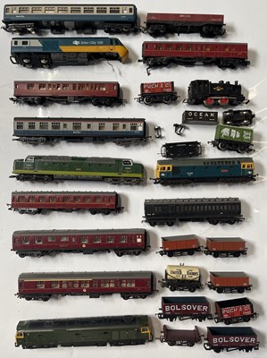 Lot 55 - TRAINS - TRACK AND ENGINES.