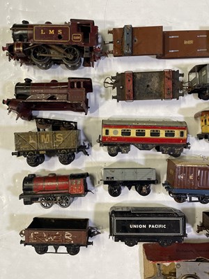 Lot 31 - TRAINS - VINTAGE O GAUGE AND TIN PLATE INC HORNBY LMS 2120.