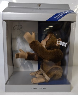 Lot 6 - Steiff Auto-Schimpanse Rep 03 Car Chimpanzee