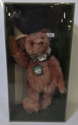 Lot 29 - Steiff Harrods Musik Clown Teddybar 1992 Harrods Musical Clown Teddy Bear 1992