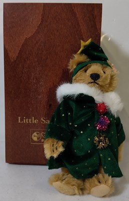 Lot 55 - Steiff Japan Christmas Teddybar Little Santa Japan 2001