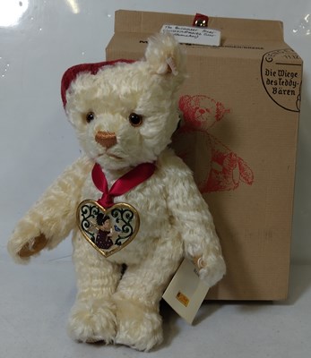 Lot 266 - Steiff Christ Kindle Market Bear Candlemaker