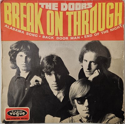 Lot 301 - THE DOORS - BREAK ON THROUGH EP (ORIGINAL FRENCH COPY - DISQUES VOGUE INT. 18129)