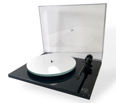 Lot 3 - REGA PLANAR 2 TURNTABLE - BLACK.