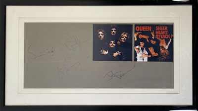 Lot 543 - QUEEN - FULLY SIGNED FRAMED DISPLAY.