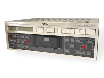 Lot 10 - REVOX B215 CASSETTE TAPE DECK.