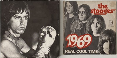 Lot 676 - THE STOOGES - 7" PACK