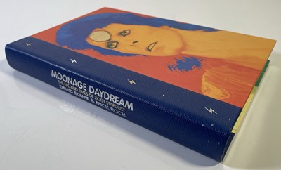 Lot 378 - DAVID BOWIE / MICK ROCK - MOONAGE DAYDREAM - GENESIS BOOK - BOWIE/ROCK SIGNED.