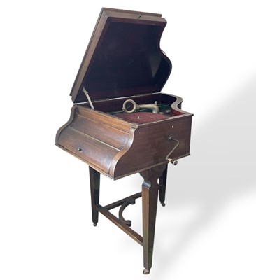 Lot 33 - ANTIQUE PHONOGRAPH WITH ROCK N ROLL 78RPM COLLECTION.