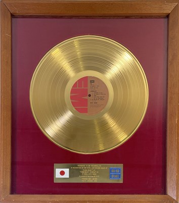 Lot 469 - KATE BUSH - AN ORIGINAL JAPANESE GOLD DISC FOR LIONHEART.