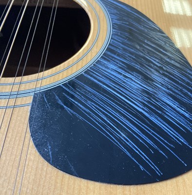 Lot 413 - DAVID BOWIE OWNED AND USED SIGNED TAKAMINE ACOUSTIC ELECTRIC GUITAR.