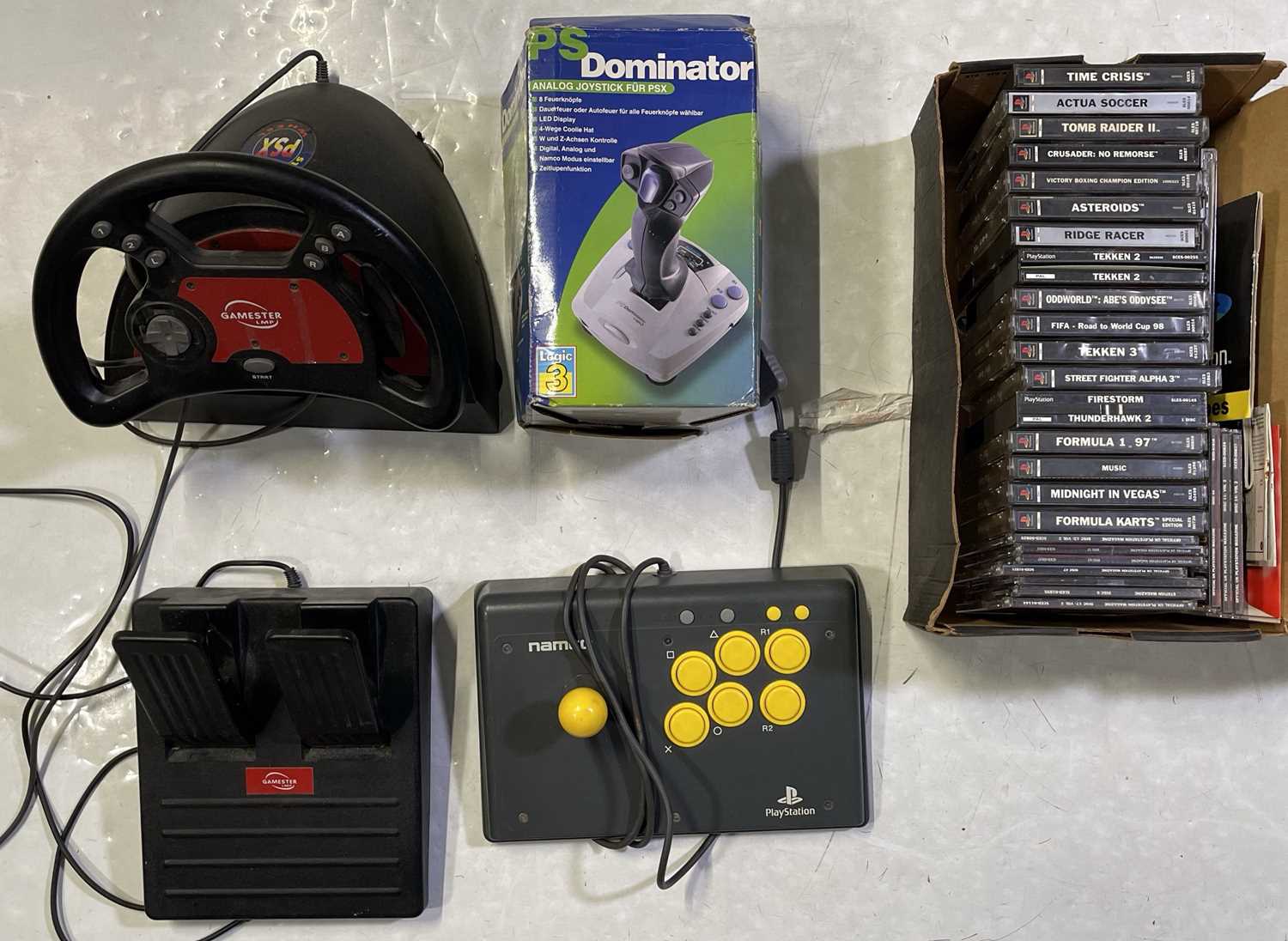 Lot 37 - PLAYSTATION / GAMING - PS1 GAMES AND ACCESSORIES.