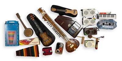 Lot 67 - MIXED MUSICAL INSTRUMENTS.