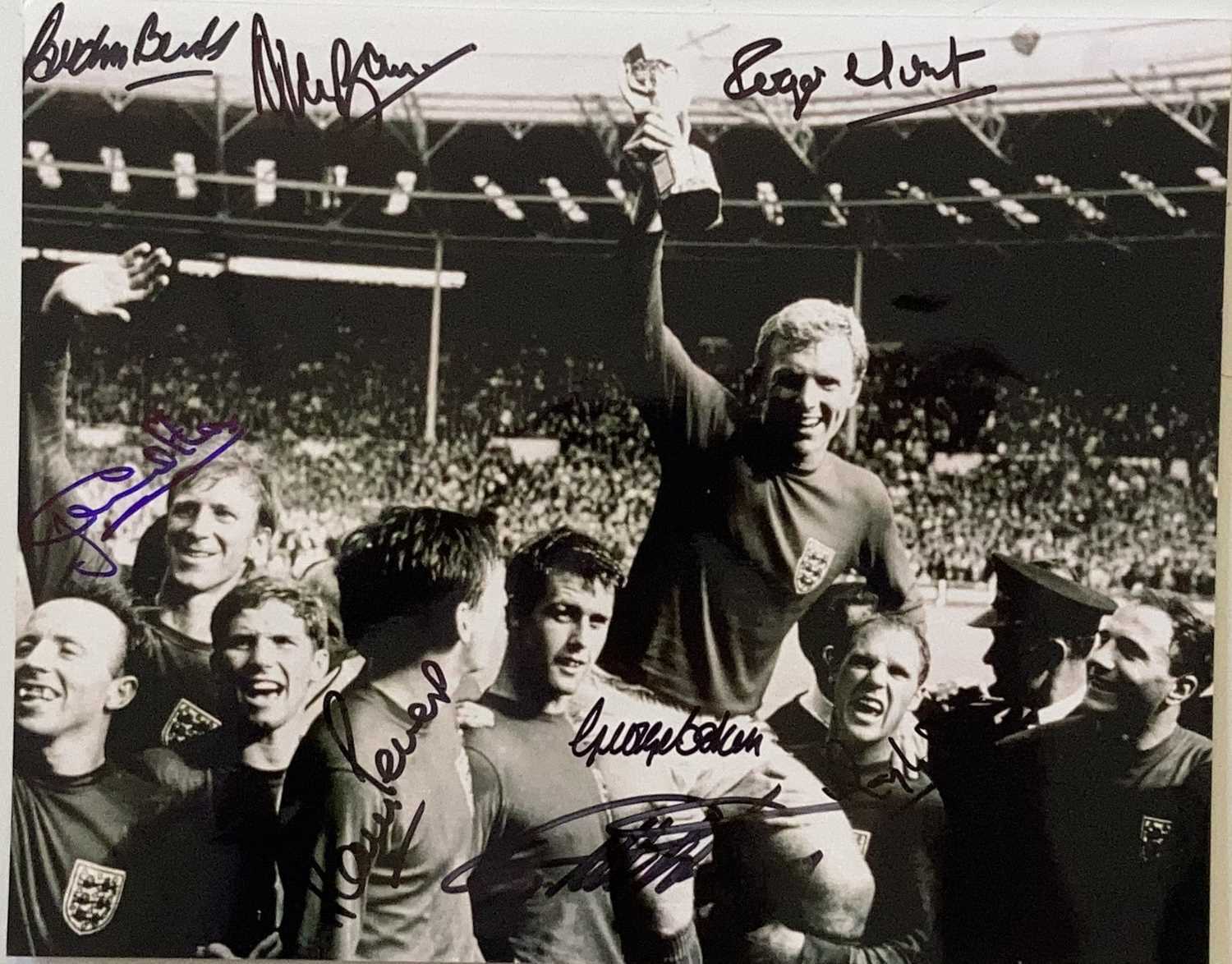 Lot 120 - ENGLAND 1966 TEAM PHOTO SIGNED.
