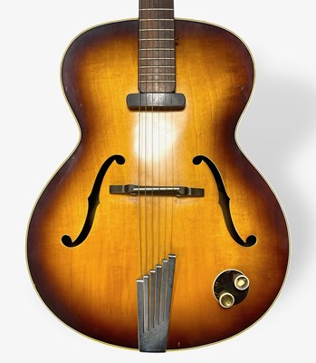 Lot 44 - 1958 HOFNER SENATOR GUITAR.