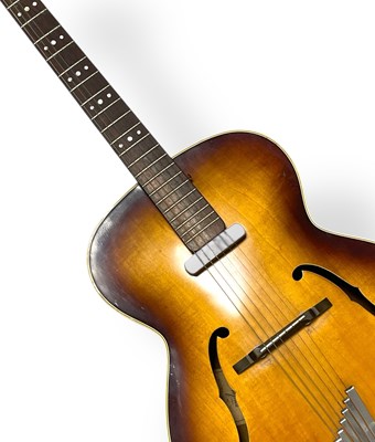Lot 44 - 1958 HOFNER SENATOR GUITAR.