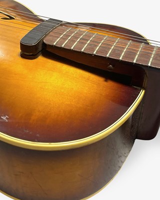 Lot 44 - 1958 HOFNER SENATOR GUITAR.