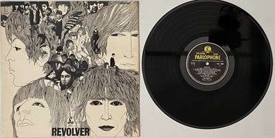 Lot 45 - THE BEATLES - REVOLVER LP (UK STEREO - PARLOPHONE - PCS 7009)