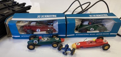 Lot 17 - SCALEXTRIC SET