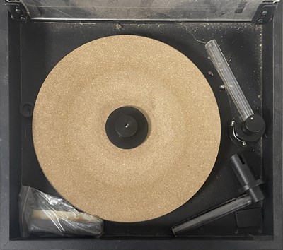 Lot 18 - VPI HW16.5 RECORD CLEANING MACHINE & SONY MINIDISC PLAYER.