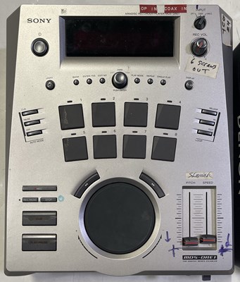 Lot 36 - DJ EQUIPMENT.