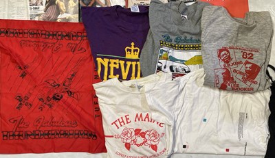 Lot 51 - MIXED MUSIC MEMORABILIA - BOOKS / CLOTHING / VINTAGE RECORD CATALOGUES / DECCA ADVERT AND MORE.