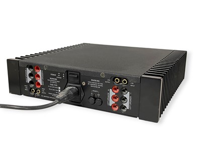 Lot 26 - LINN KLOUT STEREO POWER AMPLIFIER.