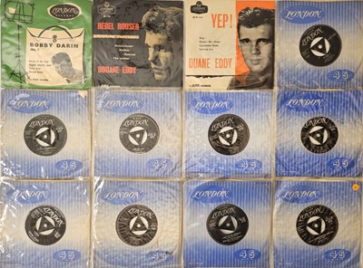 Lot 983 - LONDON ROCK & ROLL / POP - 7" COLLECTION