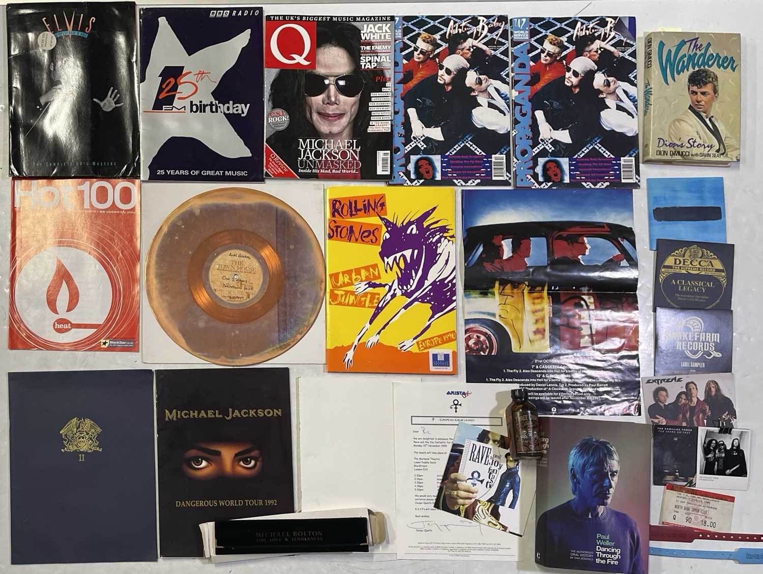 Lot 86 - ASSORTED MUSIC PROMO MEMORABILIA INC RARE MICHAEL JACKSON INVITES