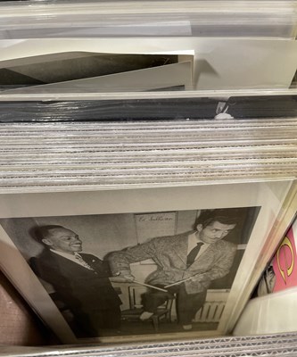 Lot 91 - HUGE COLLECTION OF 1950S ADVERTISING / POSTER DESIGNS - REPRODUCTIONS.