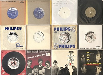 Lot 1325 - WAYNE FONTANA / MINDBENDERS 7" PACK (ACETATES/PROMOS/RARITIES ETC)
