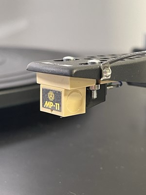 Lot 40 - REGA PLANAR 2 TURNTABLE.