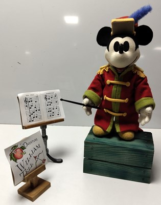Lot 8 - R. JOHN WRIGHT - UNIQUE 1/1 WALT DISNEY THE BAND CONCERT FELT DOLL