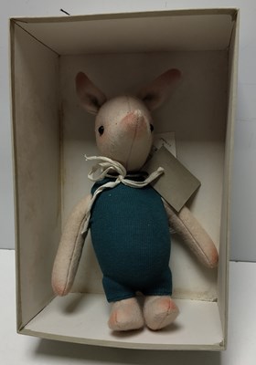 Lot 94 - EARLY R JOHN WRIGHT 1986 PIGLET
