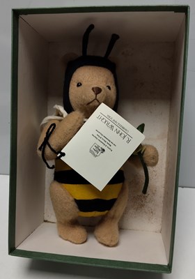 Lot 95 - R JOHN WRIGHT WINNIE THE POOH BEE BEAR 1999