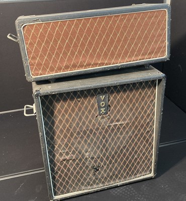 Lot 30 - VOX V125 BASS AMPLIFIER AND SPEAKER