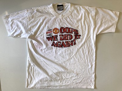 Lot 175 - MANCHESTER UNITED MEMORABILIA - INC T-SHIRTS.