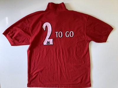 Lot 175 - MANCHESTER UNITED MEMORABILIA - INC T-SHIRTS.