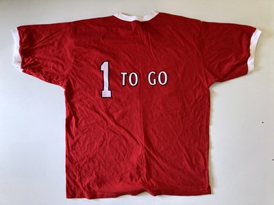 Lot 175 - MANCHESTER UNITED MEMORABILIA - INC T-SHIRTS.