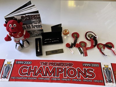 Lot 176 - MANCHESTER UNITED MEMORABILIA.