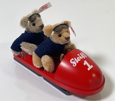 Lot 8 - TEDDYBEAR BOBSLEIGH SET - 672484