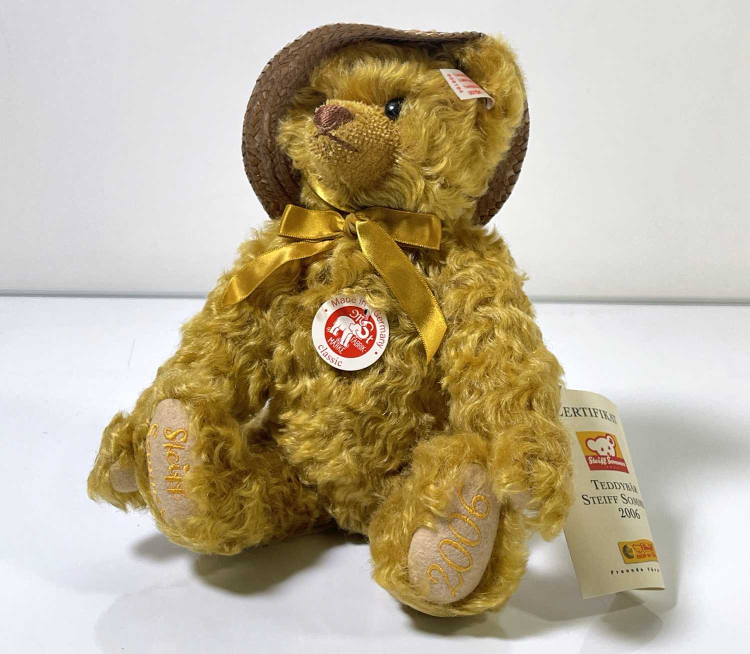 Lot 12 - SUMMER FESTIVAL 2006 BEAR - 656194